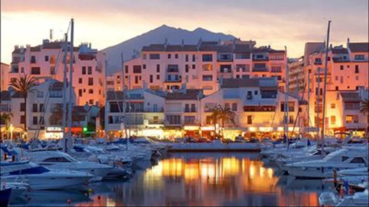 Mi Capricho A16 Beachfront Apartment Sitio de Calahonda İspanya