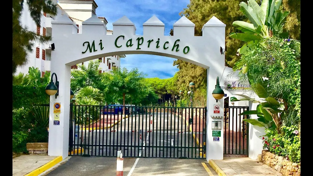 Mi Capricho A16 Beachfront Apartment Sitio de Calahonda