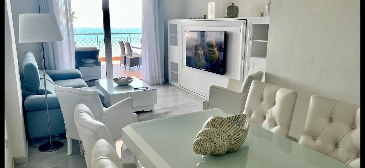 Mi Capricho A16 Beachfront Apartment Sitio de Calahonda Spagna